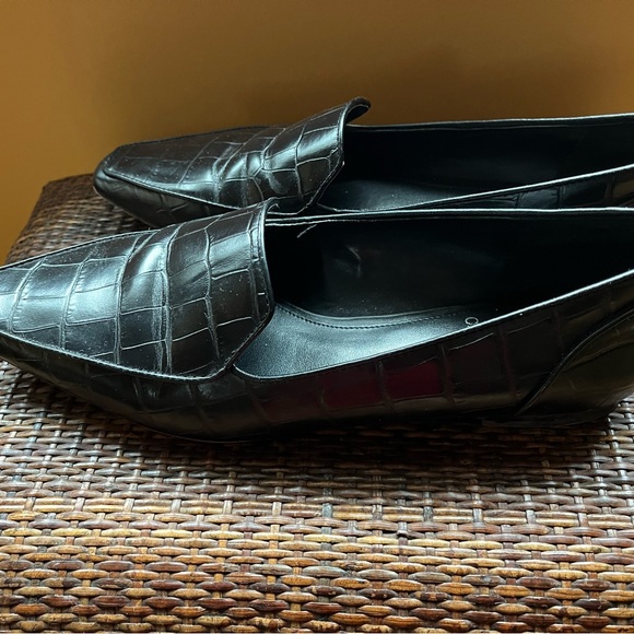 Shoes - Picture 3 of 4